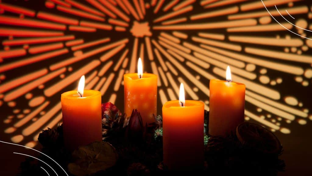 Advent Bible Reading Plan - (5) 4 lit advent candles against a star background